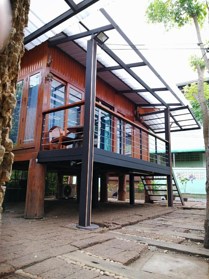 Wood House Pattaya Hotell Exteriör bild