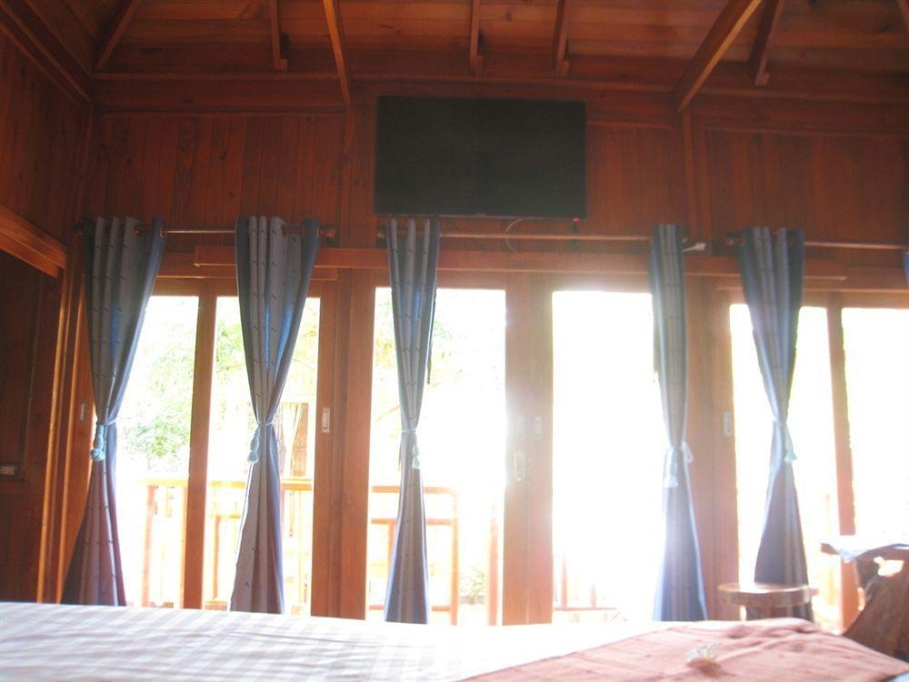 Wood House Pattaya Hotell Exteriör bild