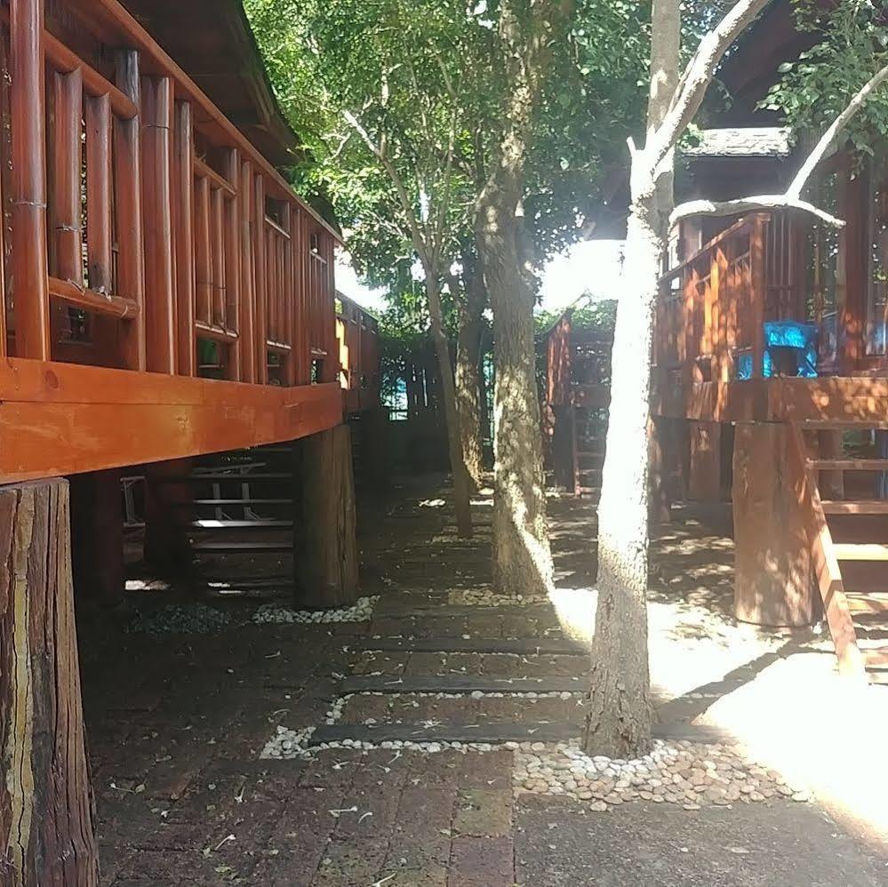 Wood House Pattaya Hotell Exteriör bild