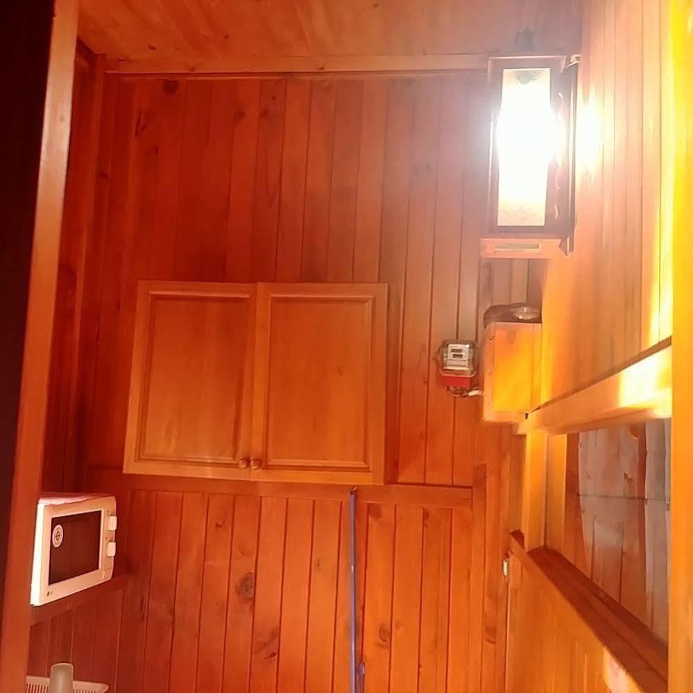 Wood House Pattaya Hotell Exteriör bild